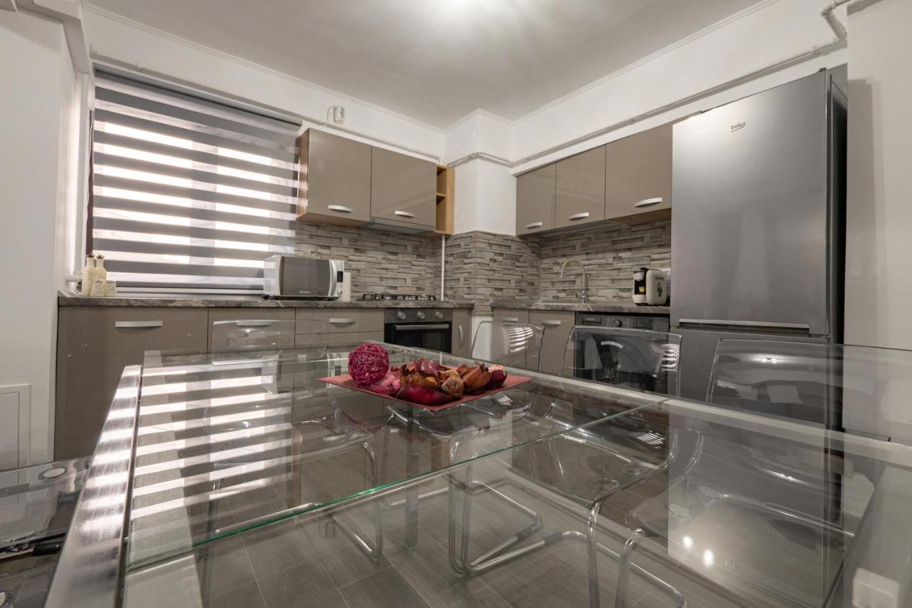 Luxury Ultracentral Piteşti Kültér fotó